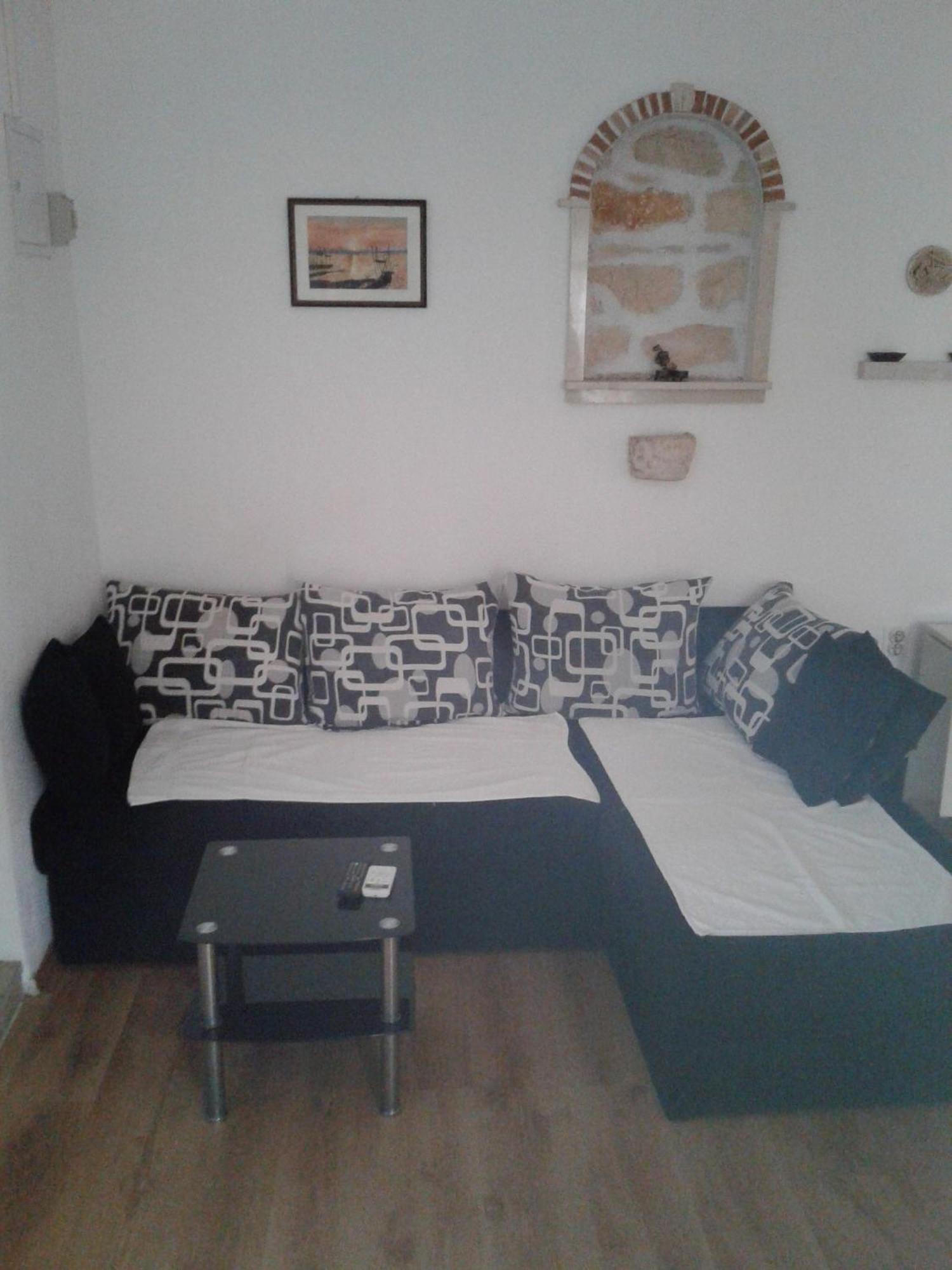 Metti Apartments 1 Kmeti Екстериор снимка